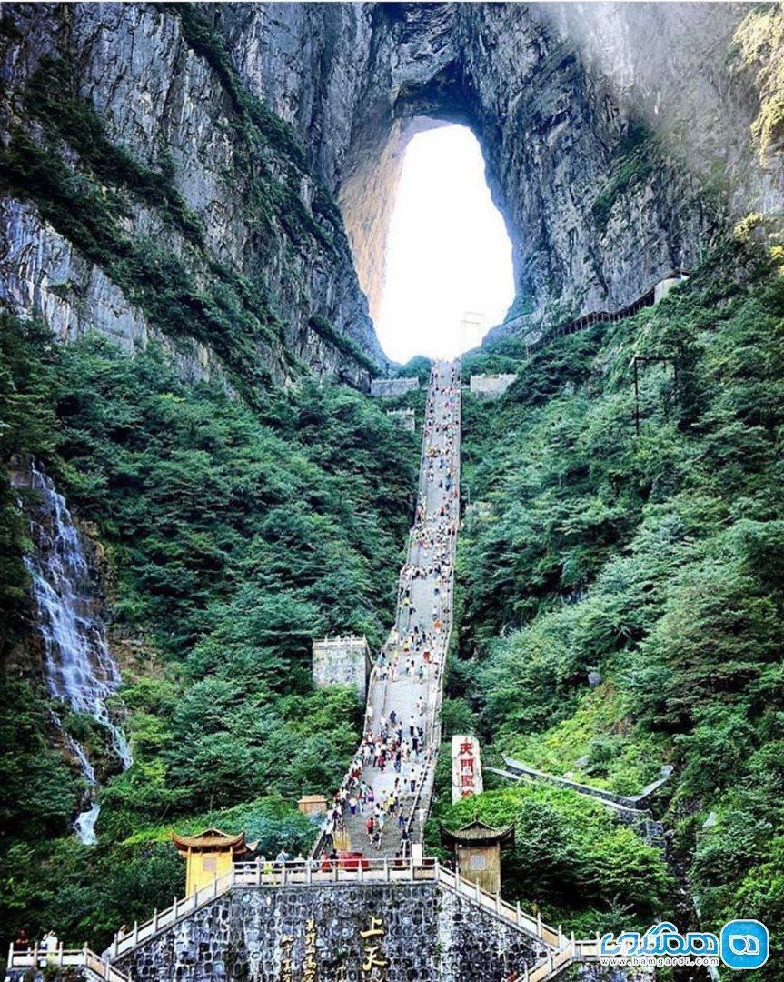 دروازه بهشت در آغوش جانگ جیاجیه چین