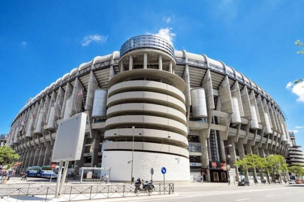 استادیوم سانتیاگو برنابئو ، افتتاح این استادیوم در اسپانیا
