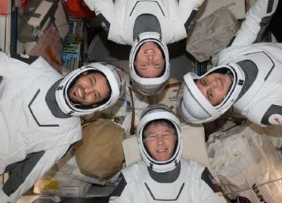 بازگشت فضانوردان ماموریت کرو، 6 به زمین عقب افتاد